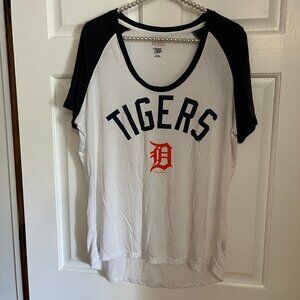 MLB Detroit Tigers Ladies Scoop Neck Raglan Short Sleeve Tee Size L